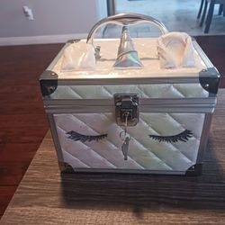 Girl lock box
