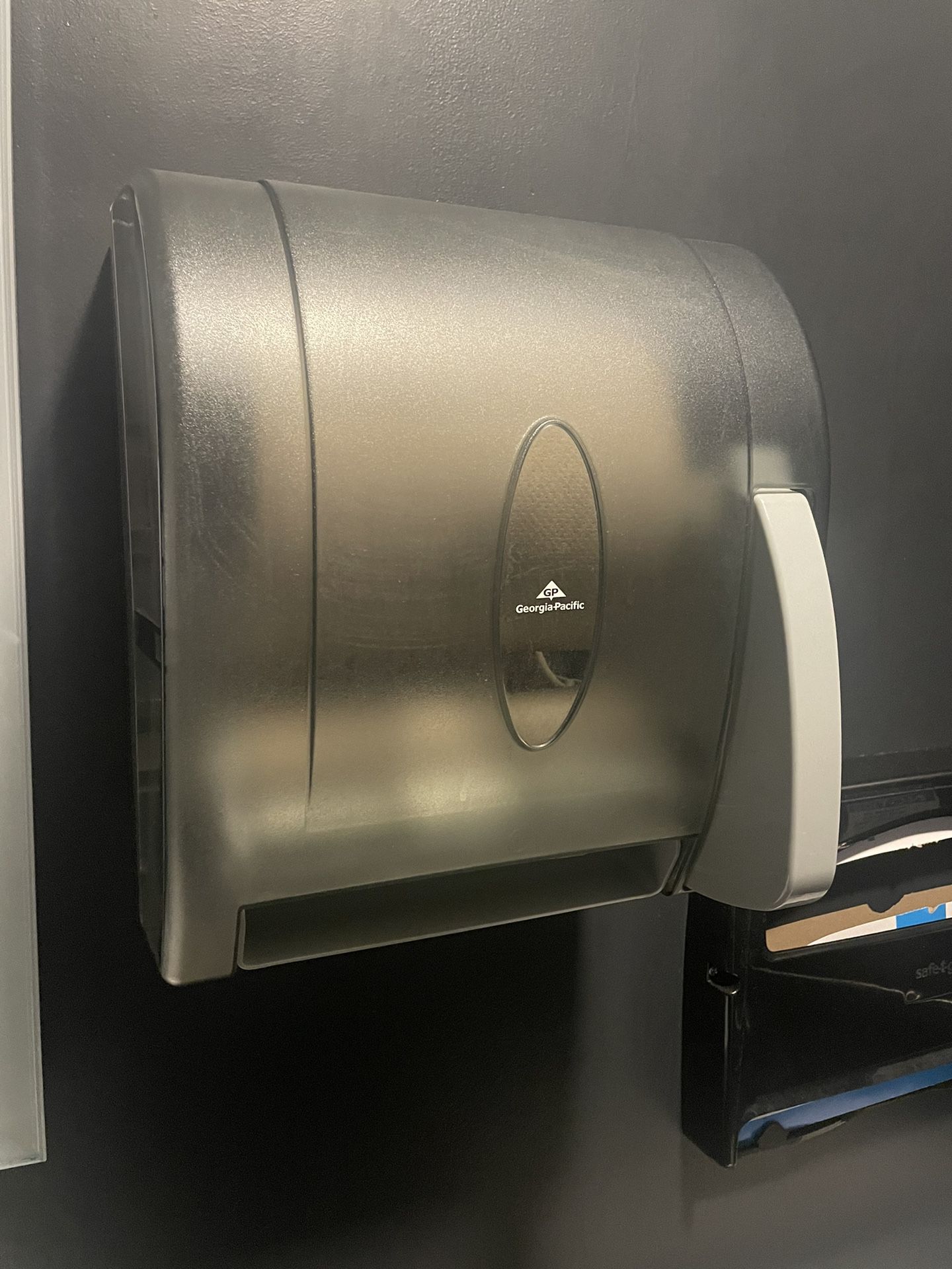 Paper Towel Dispenser 
