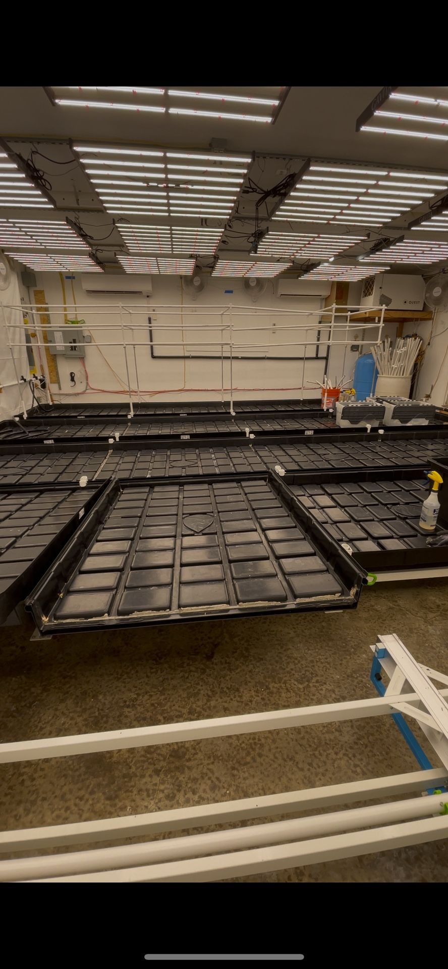 Botanicare Sliding Grow Benches