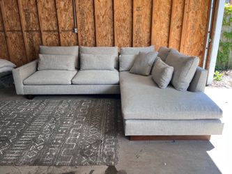 🚚FREE DELIVERY- West Elm Harmony Sectional Sofa