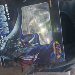 Gigan Statue 