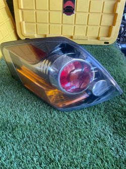 2008 Nissan Altima Driver/Left Side Tail Light