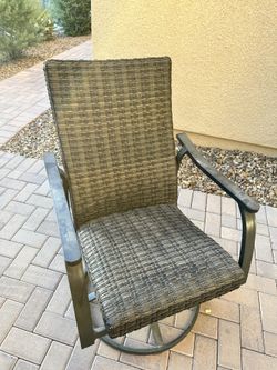 4 Patio Chairs