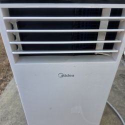 ❄️ Midea Portable Air Conditioner – 8000 BTU (With Hose & Window Kit) ❄️