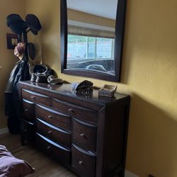 Dresser, Mirror & Nightstand Set 