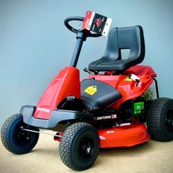 Brand new Craftsman R110 30-in 10.5 -HP Single cylinder Briggs and Stratton  engine Gas Lawn tractor