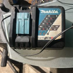 Makita 18 V charger