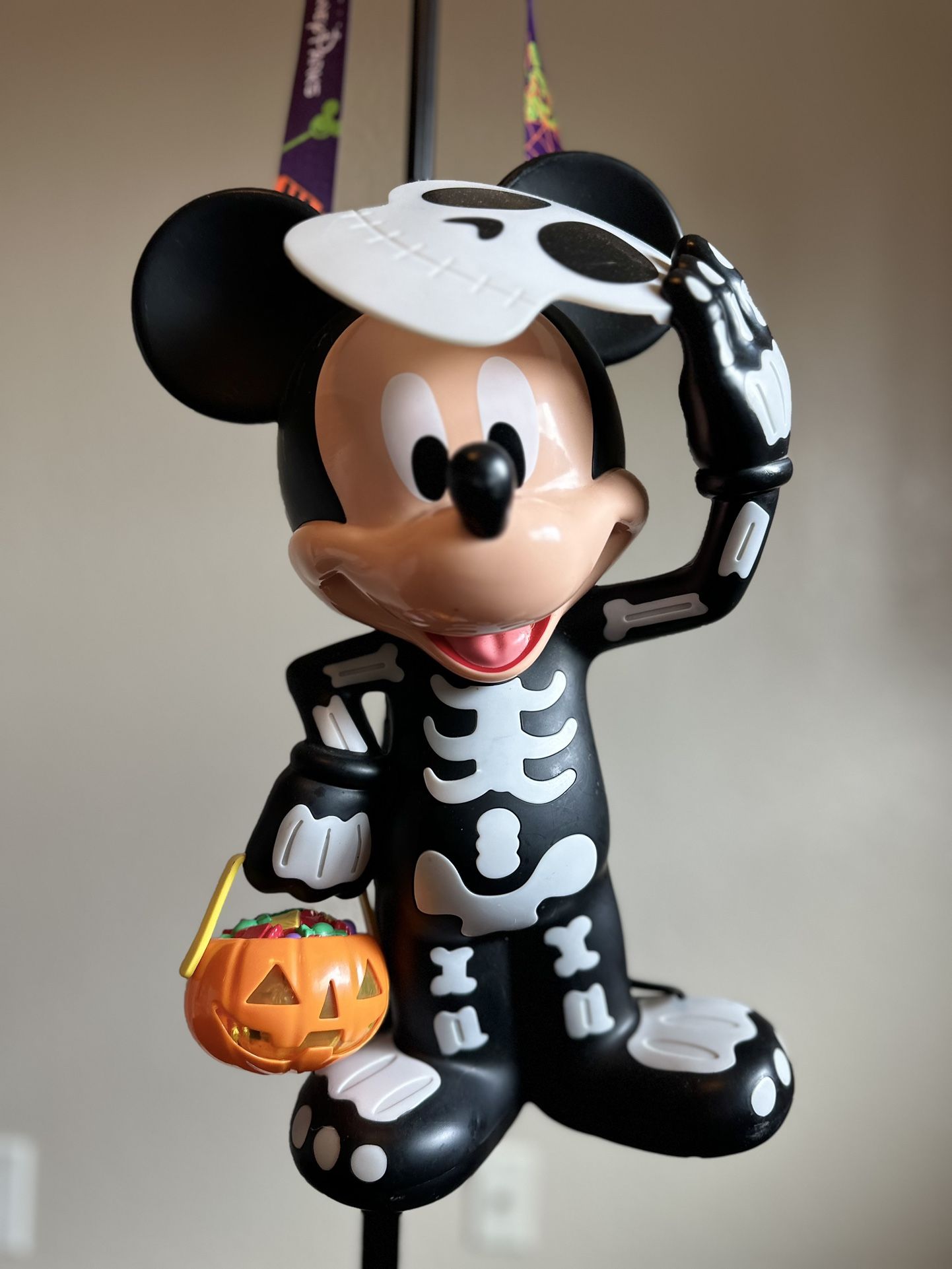 🎃Halloween Mickey Mouse Popcorn collectible from Disneyland🎃