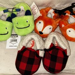 NWT Toddler Slippers Size 3/4