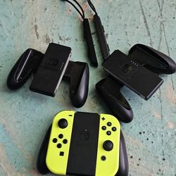 Nintendo Neon Green Joy-Cons with Charging Grip Switch W 2 Extra Switch Used