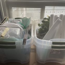Wedding Supplies And Totes