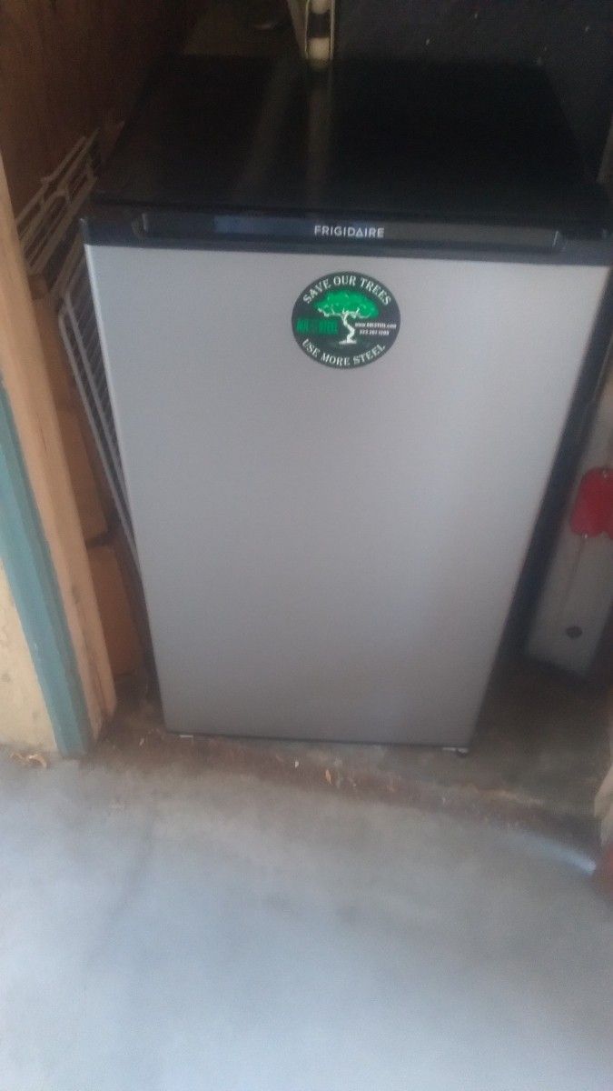 Frigidaire Mini Refrigerator For Sale With Delivery