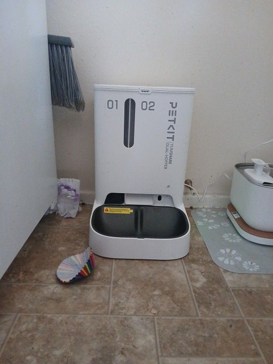 Petkit YUMSHARE DUAL-HOPPER pet Feeder