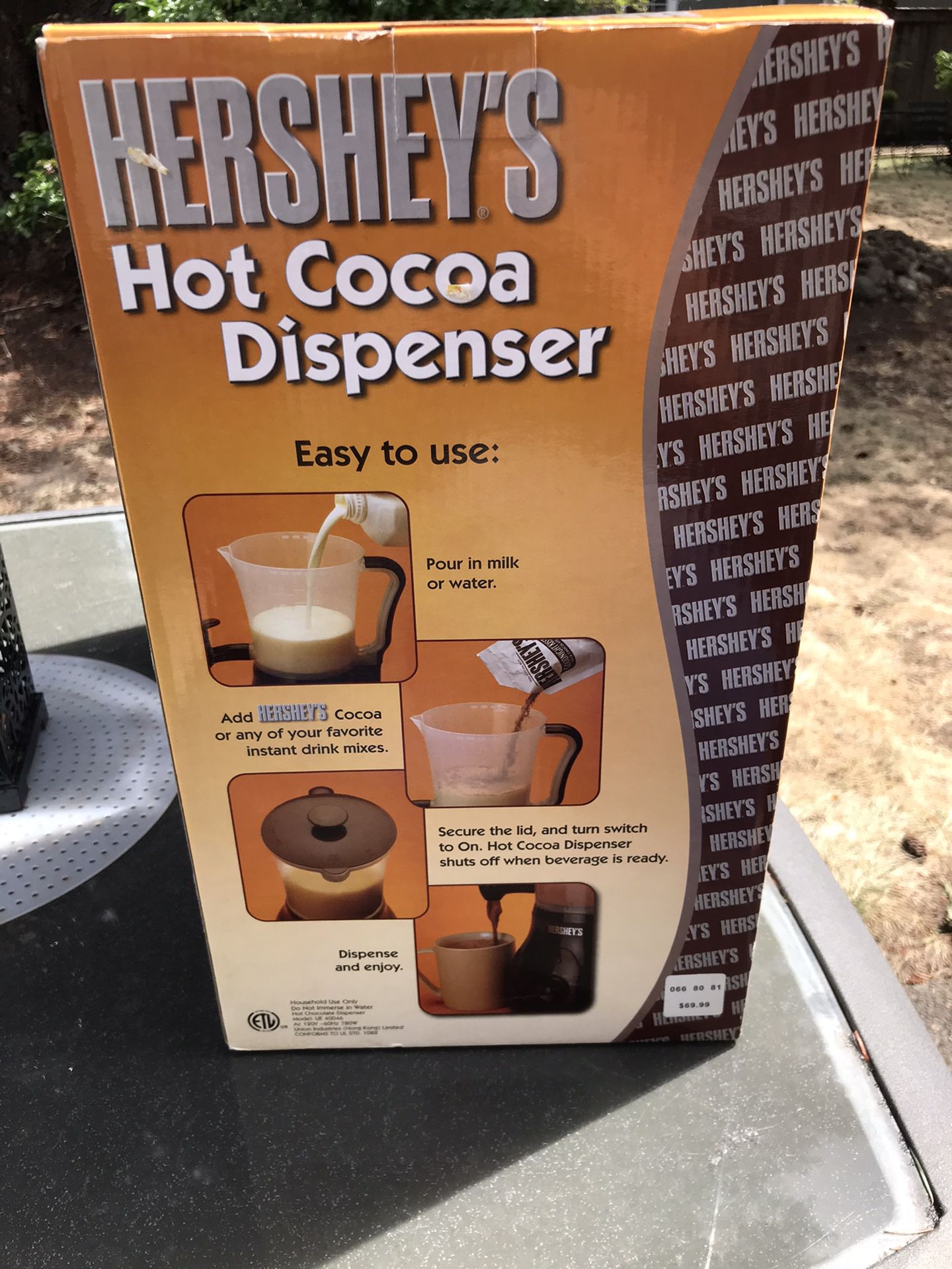 Hot cocoa dispenser