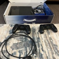 PS4 w/controllers