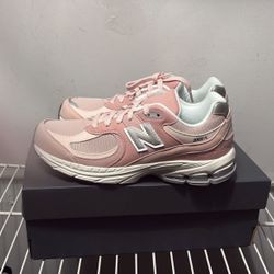 New Balance Sneakers 