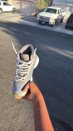 Jorden 11 grey size 9.5