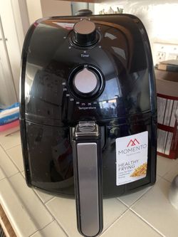 “ MOMENTO “Black air fryer Like New. Reduced