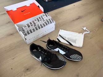 Nike Zoom Rival Waffle 6 - Black / Metallic Silver - Size M 9 **BRAND NEW**