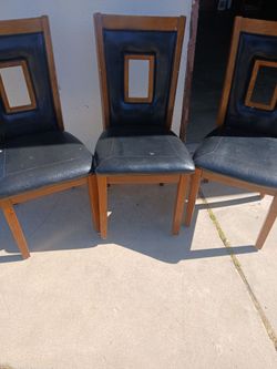 Kitchen Chairs (3)