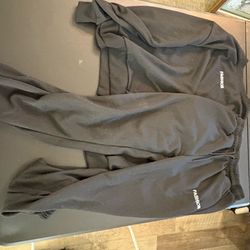 Women’s sweatsuit size medium