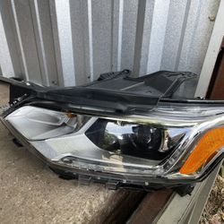 LEFT SIDE HEADLIGHT HID 2018-2022 CHEVROLET TRAVERSE 