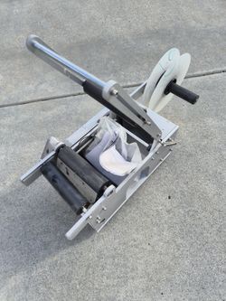 Semi Automatic Bottle Labeler