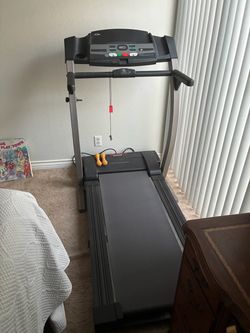 Treadmill works great ProForm 830DS