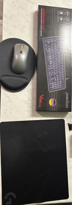 Mouse, mousepads and keyboard