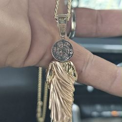 Gold Chain And Pendant For Sale 