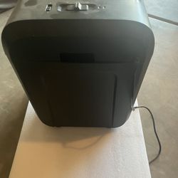 Fellows paper shredder…model LX50-rs ….$40.00  OBO