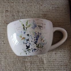 VINTAGE WALL PLANTER WITH HANDLE.