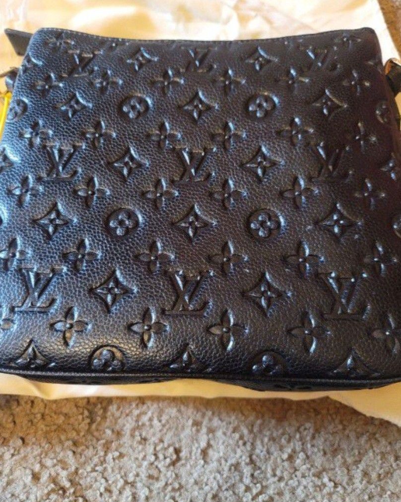 Louis Vuitton Bag Read Below Description Before Buying Item $ 1 5 0