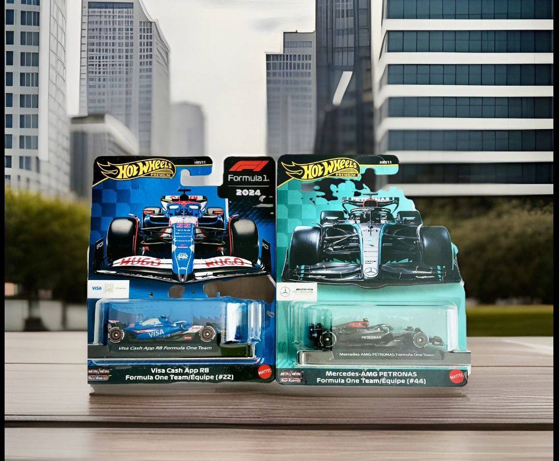 (2 pack) Hot Wheels Premium F1 Team Equipe Visa Cash App #22 & Mercedes-AMG #63
