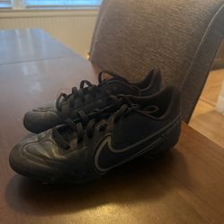 Nike soccer cleats size 4.5Y