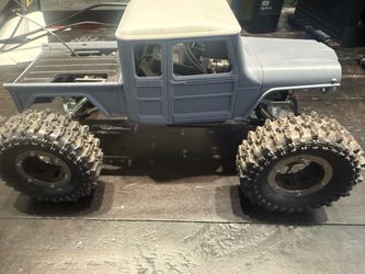 Custom SCX24 Crawler