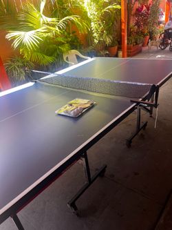 Tiga ping pong table with new balls and pallets set