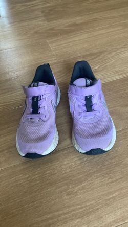Nike revolution