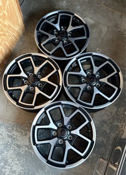 OEM Jeep Wrangler/Gladiator Wheels