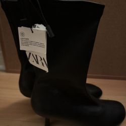Black Leather Zara Boots/heels 