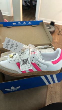 Adidas tennis shoes