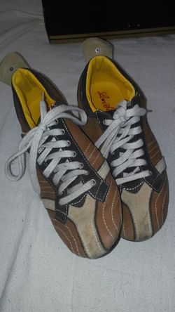 Levi's strauss shoes