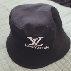 Louis Vuitton Bucket Hat Reversible $100 Pickup In Oakdale 