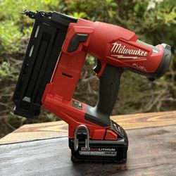 Milwaukee Brad Nailer 2746-20