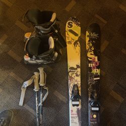 Ladies Shoe Size 6 1/2 Skis And Boots