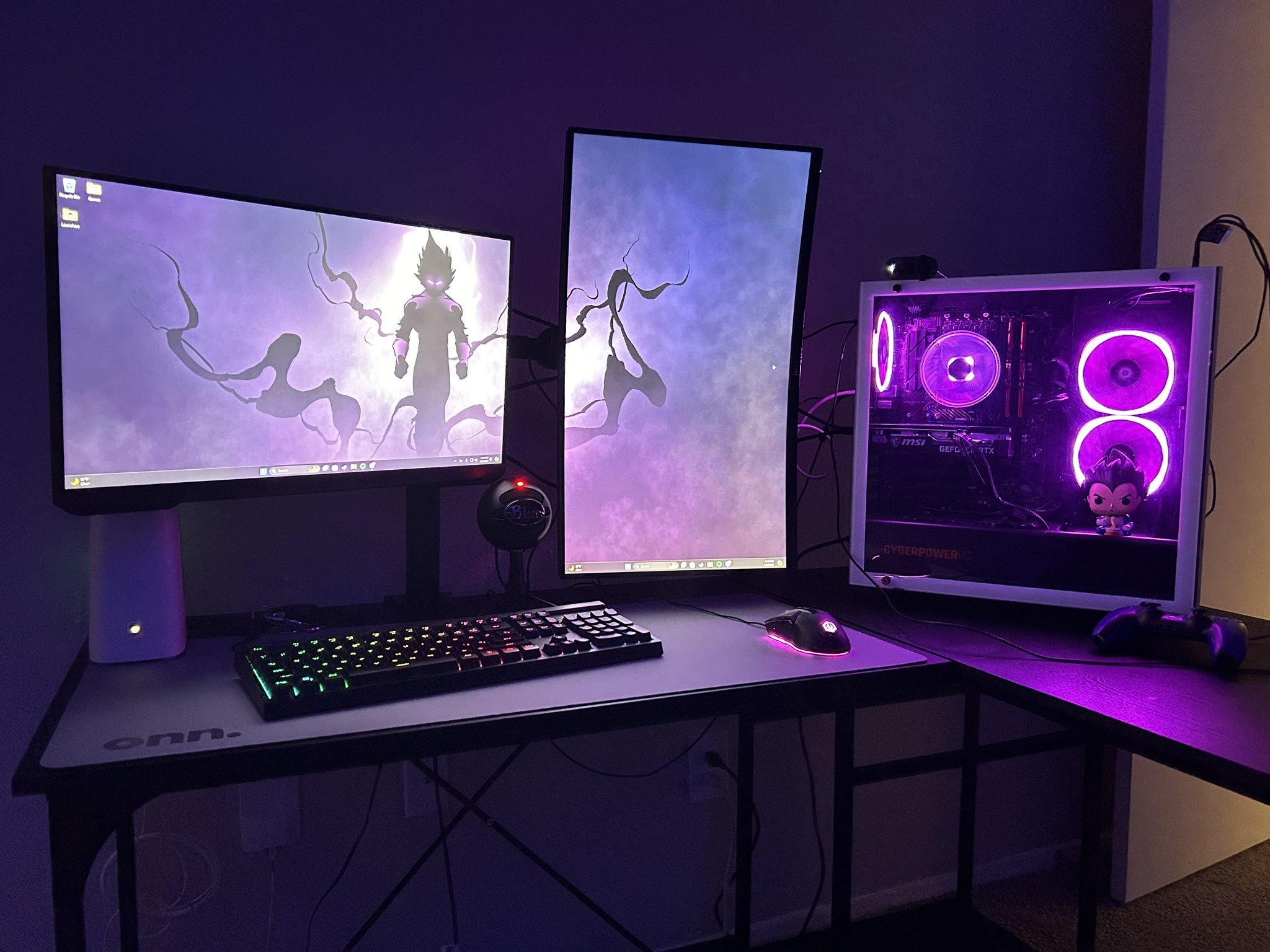 Pc + Two Keyboards, Mice And One Monitor