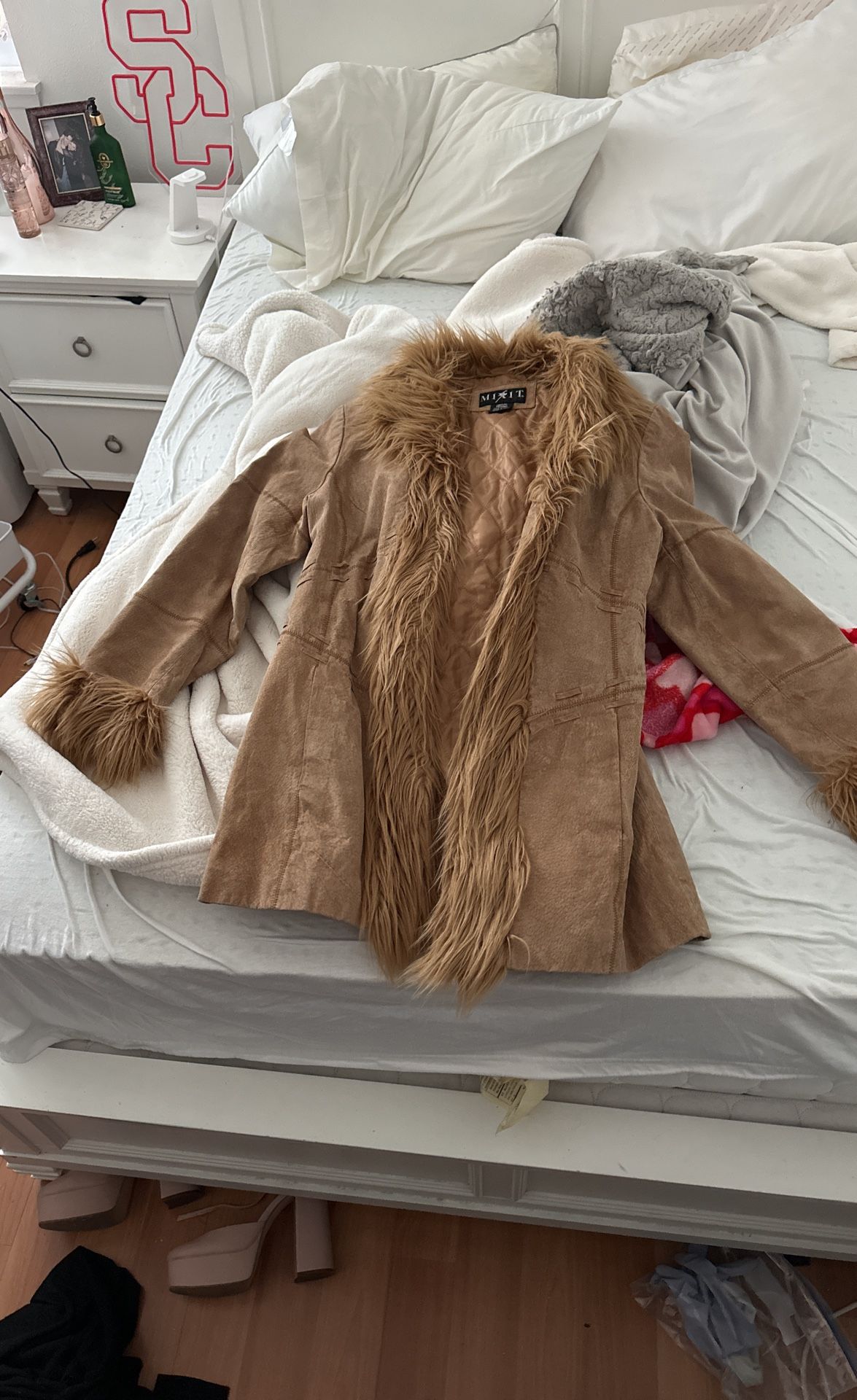 Vintage NYC style tan faux coat Medium