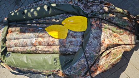 Camo Inflatable boat with Paddles