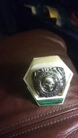 Skull Ring. size 13