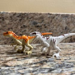 In very good condition Lego Ateociraptors set of 2 from sets 76945 and 76948